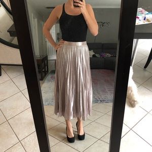 Pleated midi skirt Metallic rose gold